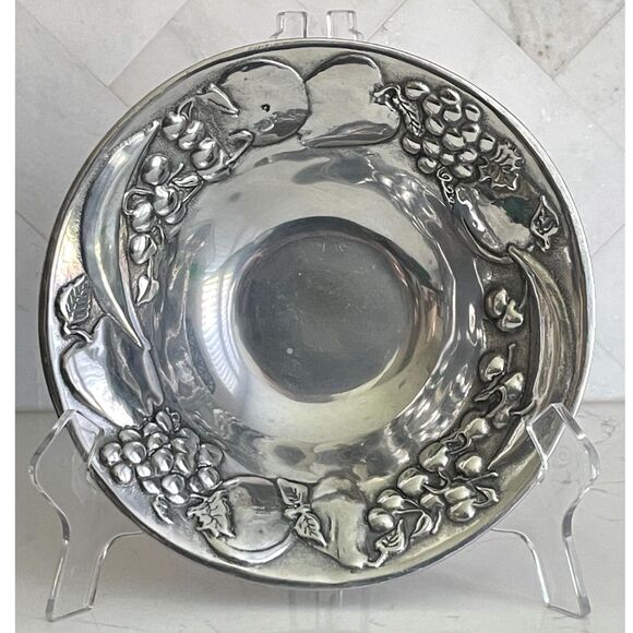 Wilton Armetale Pewter Serving/Bakeware/Decor Bowl with Fruit Theme Rim 9.5" - Picture 1 of 8